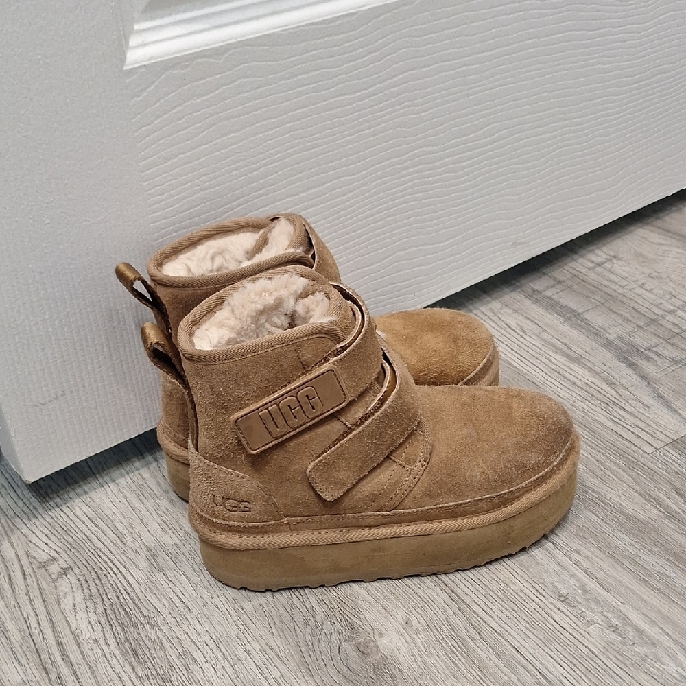 Kids UGG Chestnut Suede Shearling Strap Boots